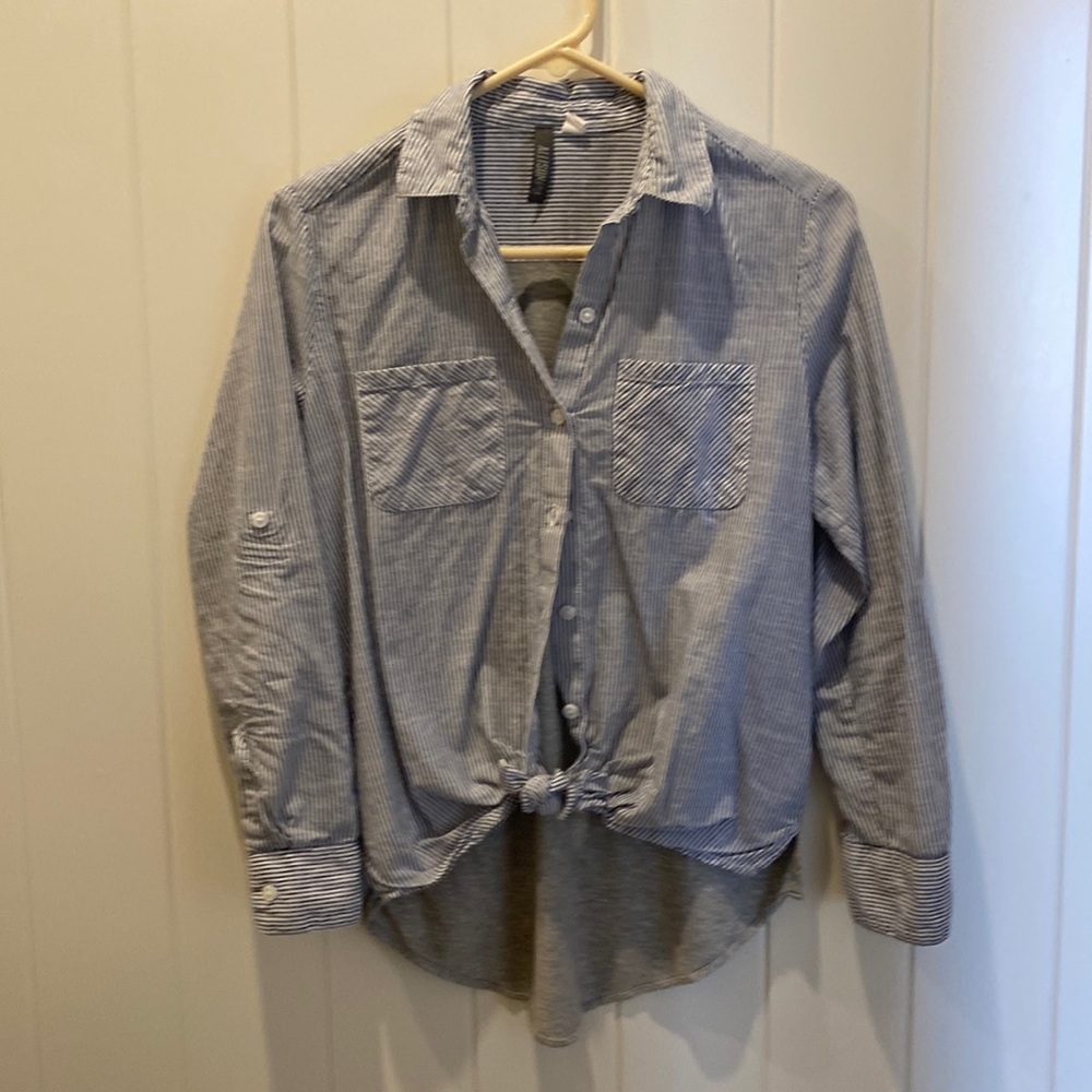 Striped, button up, tie front, collared shirt size S